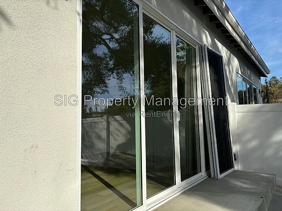 3rd image of 252 W Howard St #5