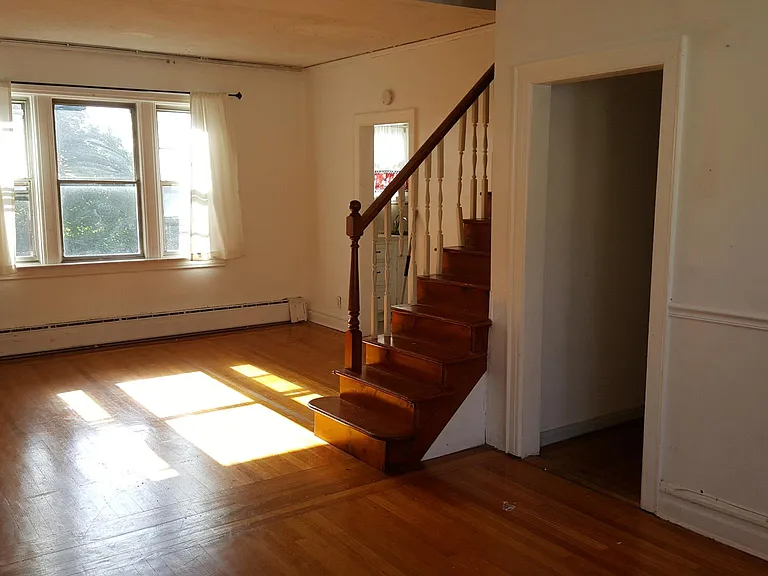 74 Spruce St #ROOM — Photo 3