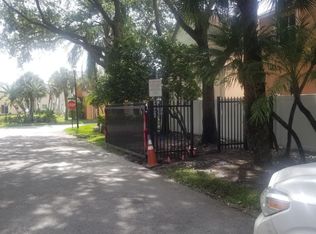 10131 NW 6th St, Hollywood, FL 33026