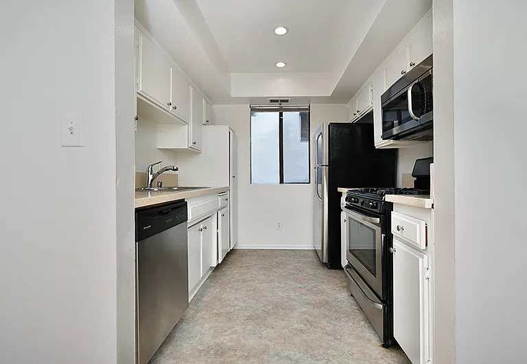 4235 Whitsett Ave #105 — Photo 29