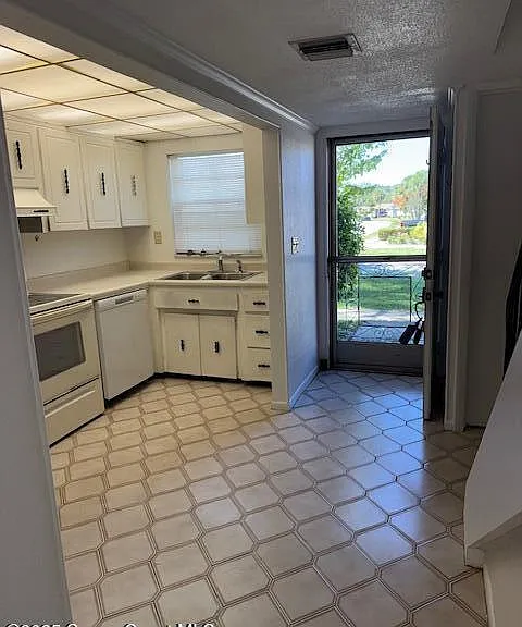 2511 Country Club Dr #B118 — Photo 3