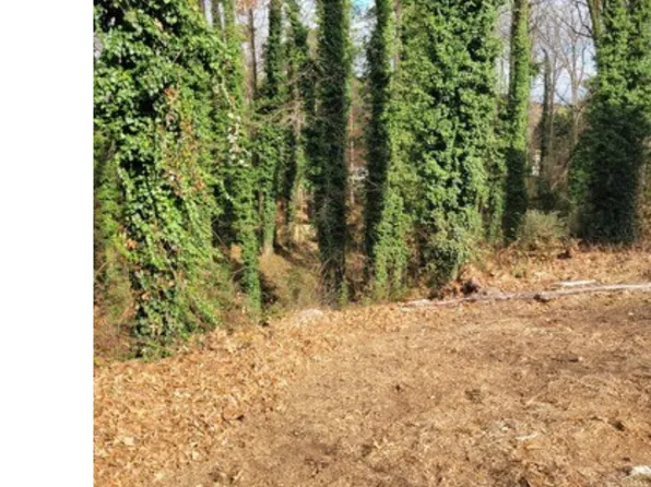 21 Saratoga Dr, Lawrenceville, GA 30044