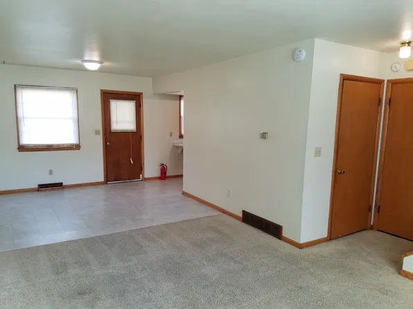 2310 Melrose Dr #A, Cedar Falls, IA 50613