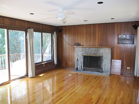 5th image of 28 Perry Ave