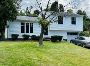 1875 Riggs Rd, South Park, PA 15129