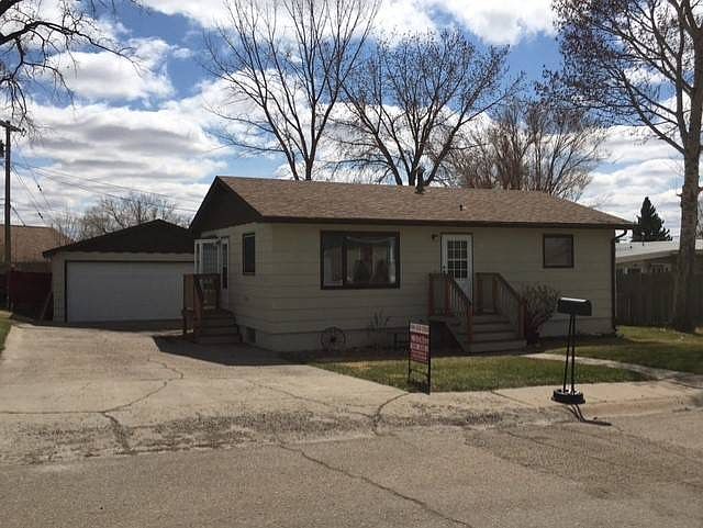 1st image of 15 Angus Dr