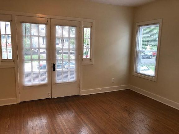 2nd image of 1712 Deerwood Ave APT 1