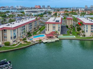 121 Island Way APT 323, Clearwater, FL 33767
