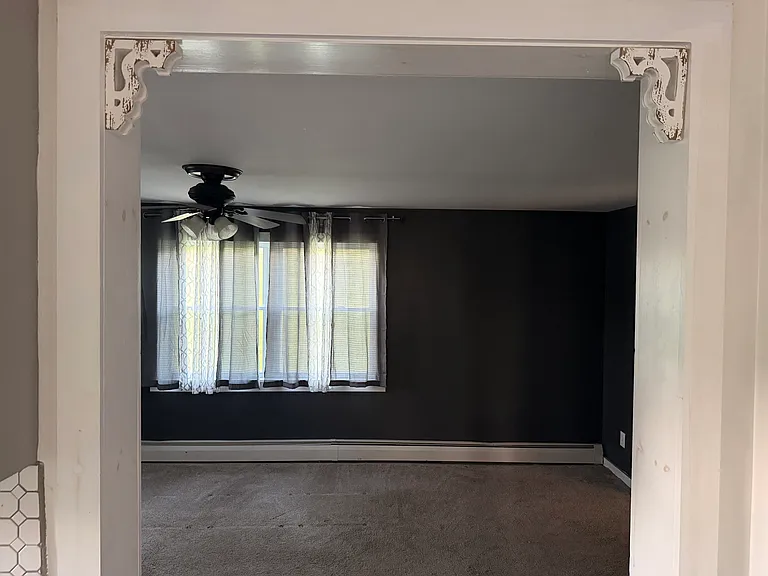 446 E River St — Photo 10
