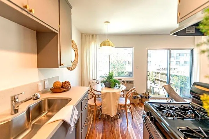 716 Cole Ave #7 — Photo 3
