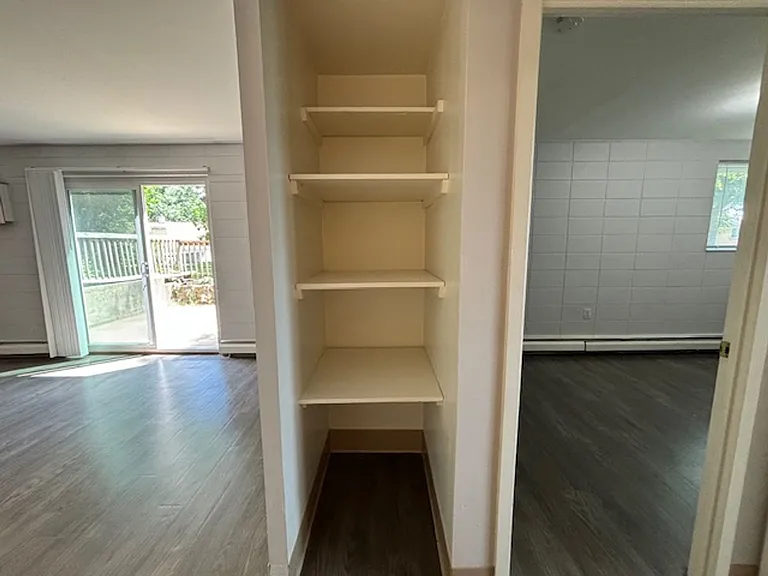 Apartment off 28th and Clyde Park Available — Photo 48