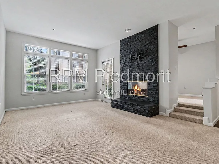 220 Renaissance Pkwy NE #2122 — Photo 11