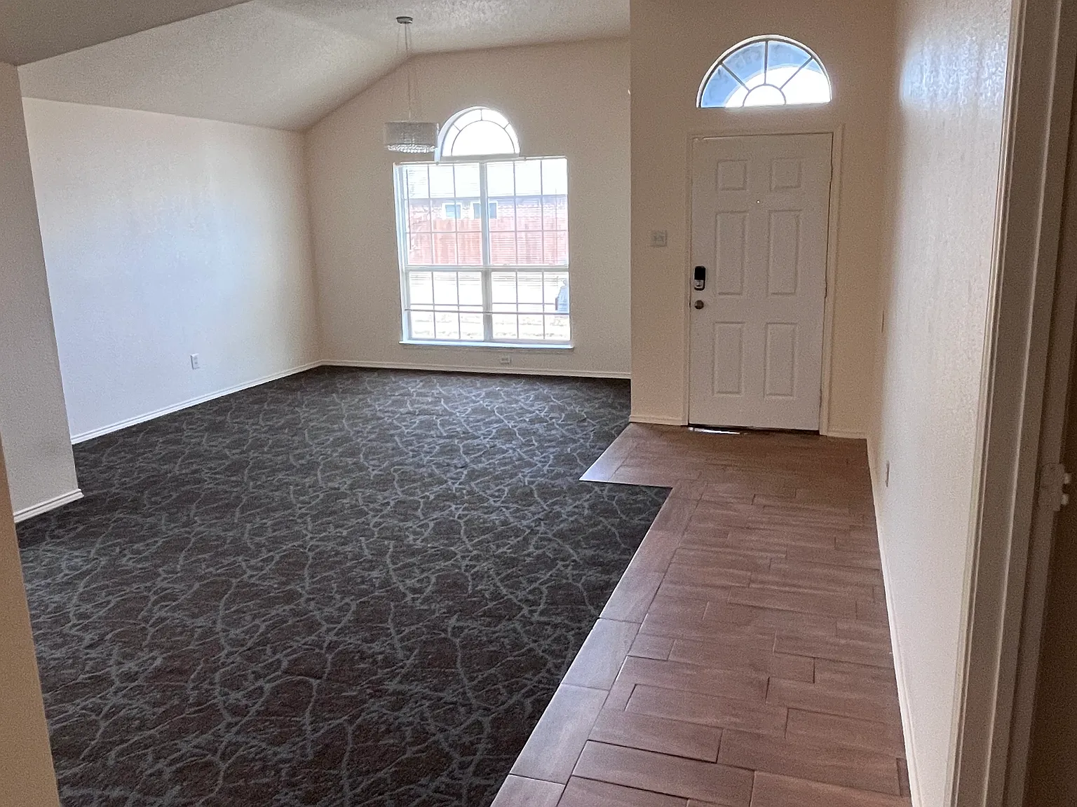 3 bed, 1636 sqft, $2,000 — Photo 2