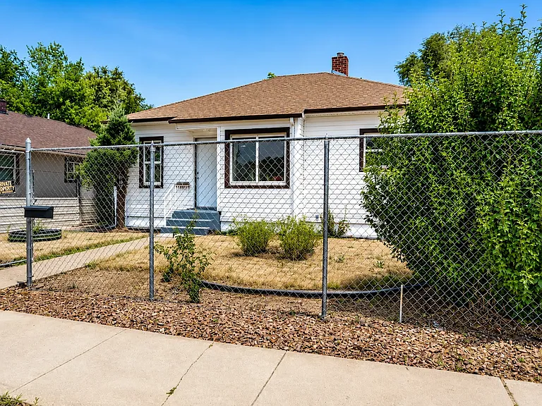 736 Jackson St — Photo 1