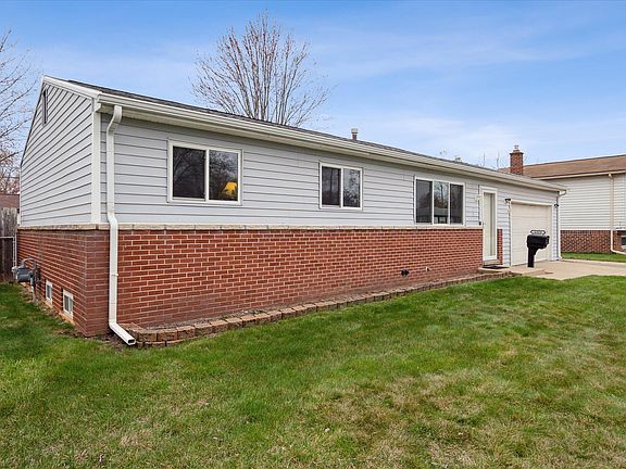 2nd image of 1325 Woodglen Ave