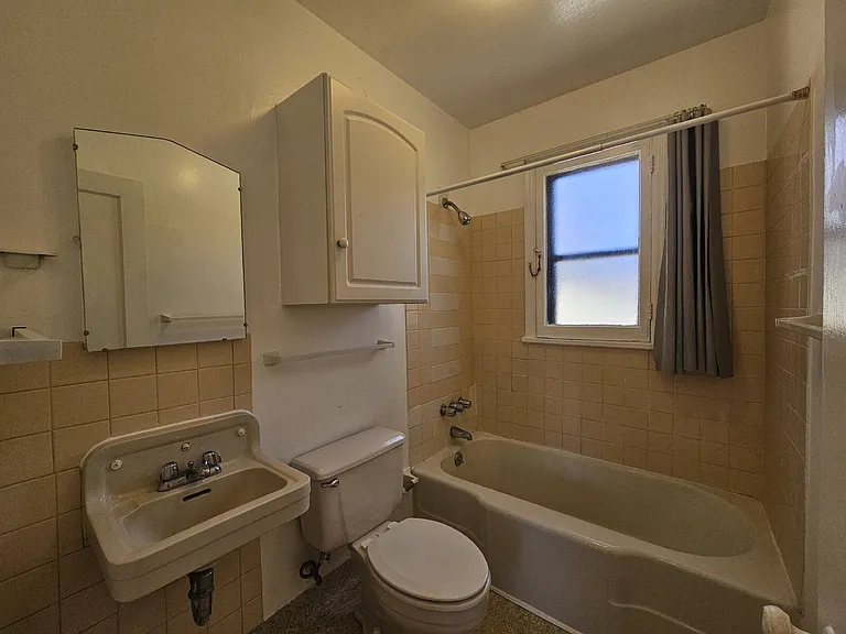 2137 S Grant St — Photo 7