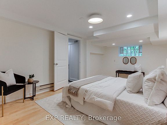 5th image of 306 Sackville St #4
