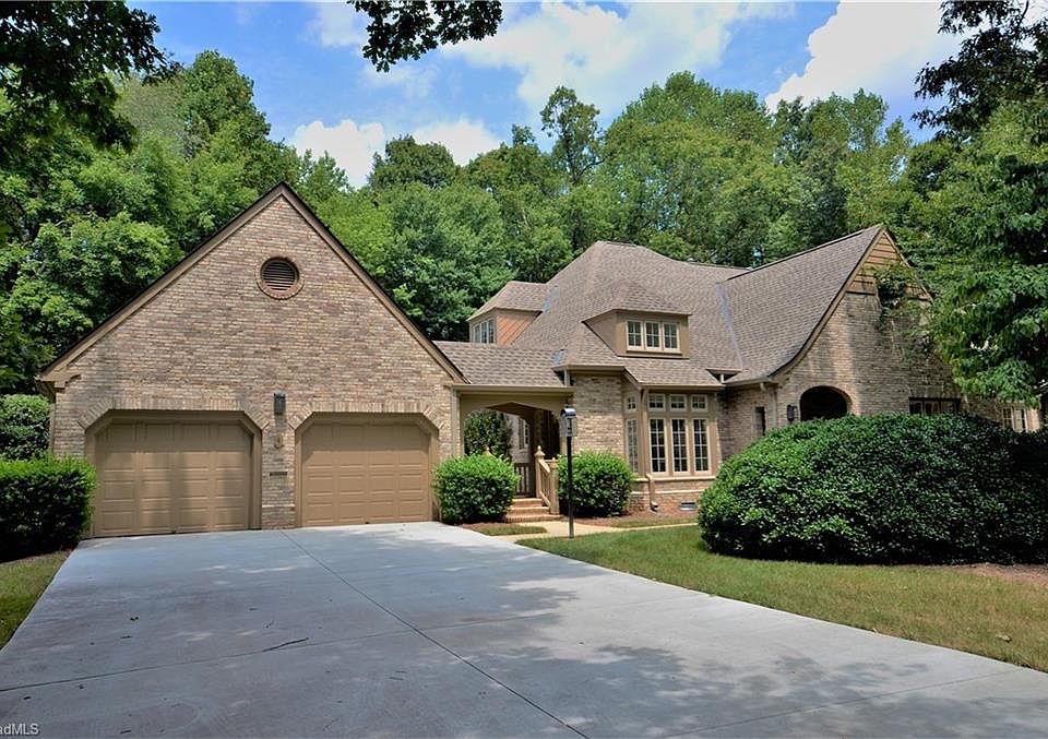 1st image of 4 Sturbridge Ln