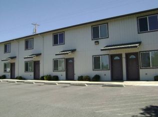 2084 NE Fairview Ave APT D, Grants Pass, OR 97526