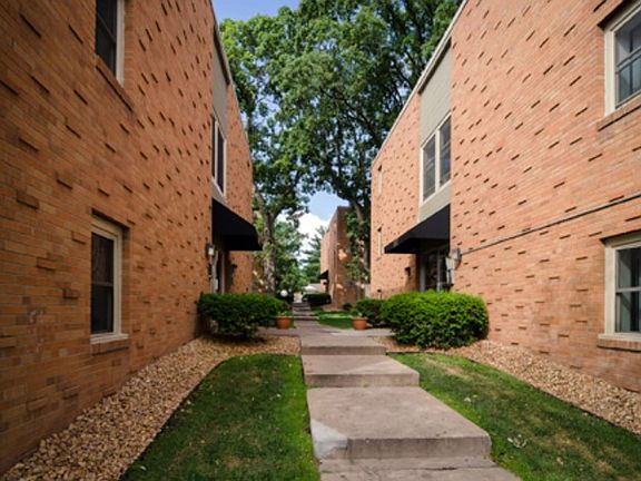 3rd image of 3848 W Broadway Ave #3850-016
