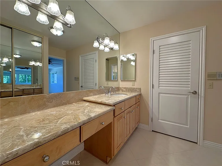 26543 Academy Dr — Photo 36