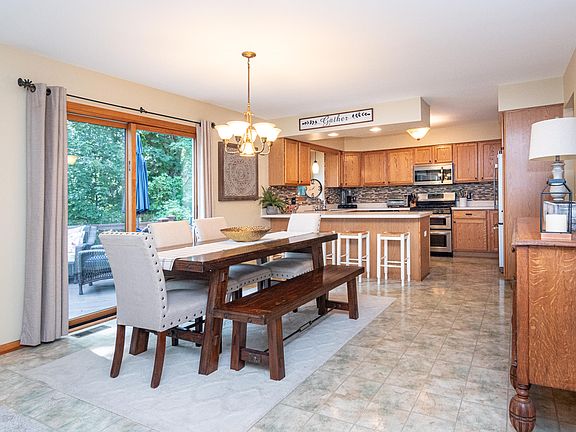 2nd image of 1802 Wildwood Trl