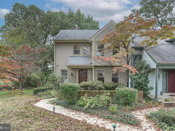 1128 Peggy Dr, Hummelstown, PA 17036