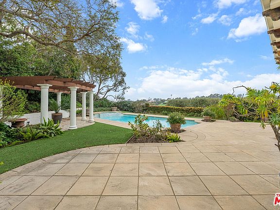 4th image of 6015 Galahad Rd