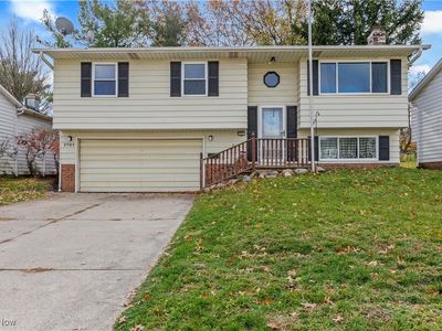 2701 Nottingham Dr, Parma, OH, 44134