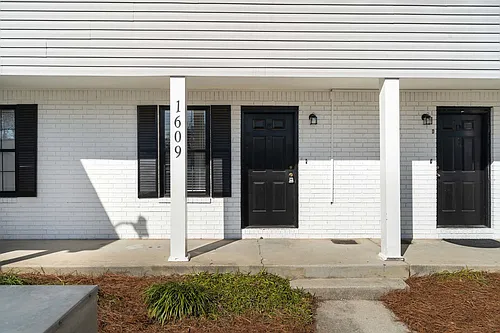 1605 Parnell St Photo 1