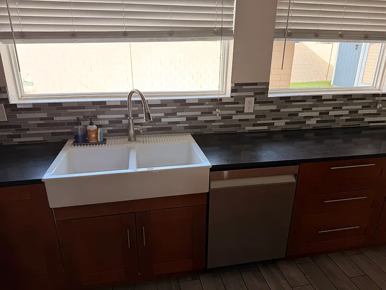 1335 W Isabella Ave — Photo 10