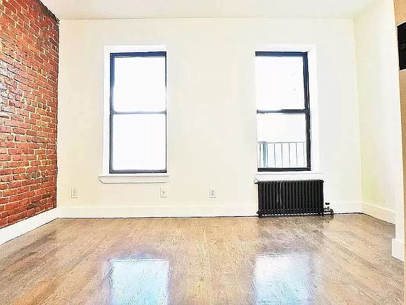3rd image of 53-23 Roosevelt Ave #4B