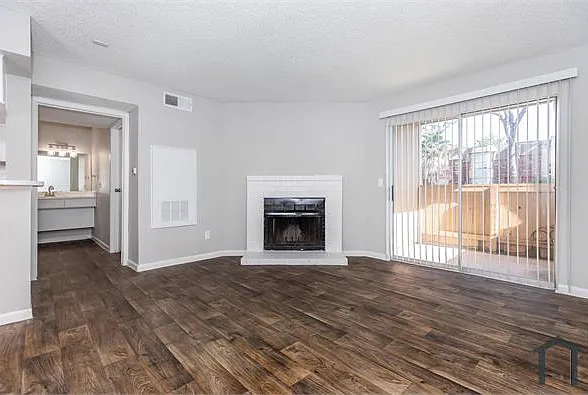 925 Northwood Dr — Photo 5