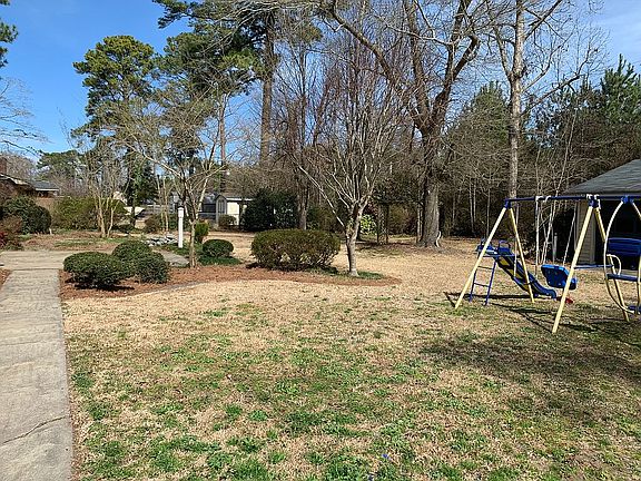 5th image of 350 Central Dr