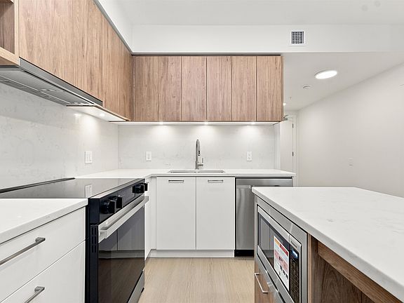 4th image of 82 1st St #114