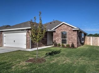14636 S Maple Ave, Glenpool, OK 74033