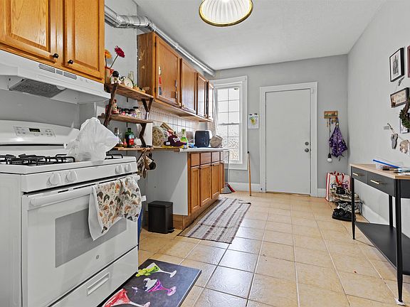 5th image of 602 7th St
