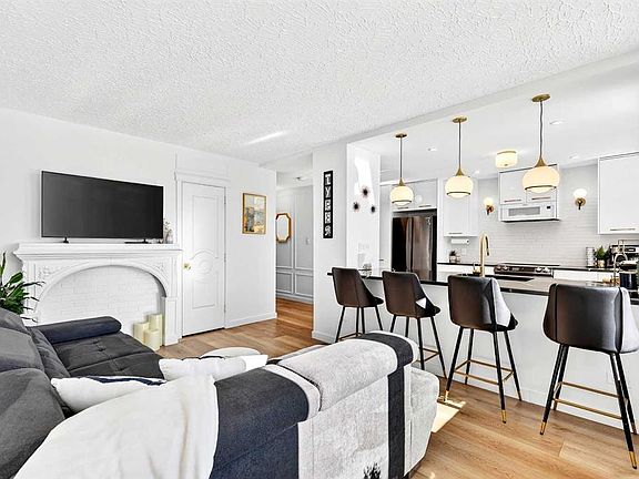 5th image of 3204 W Rideau Pl SW #402