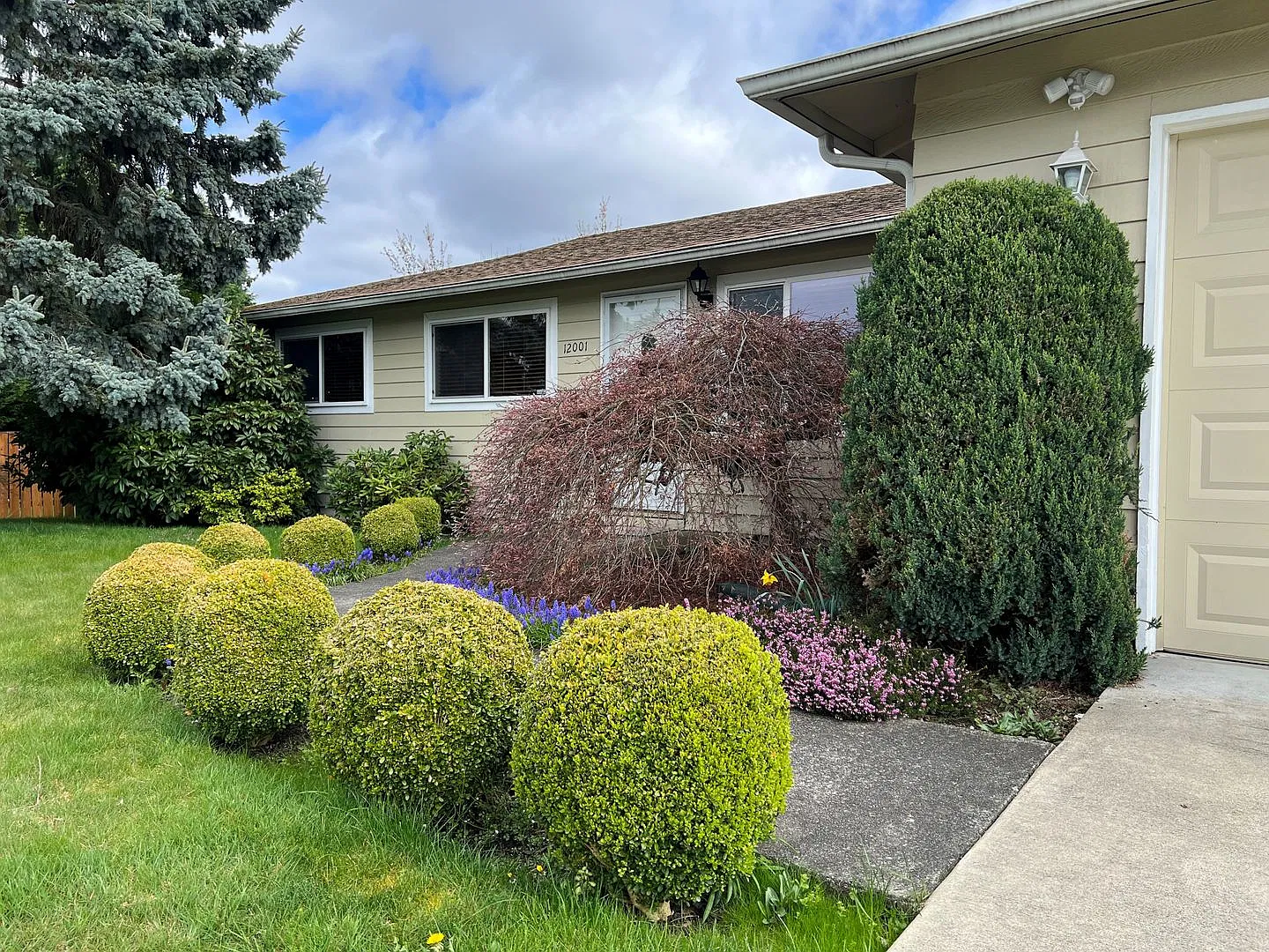 Well maintained 4 BD 1.75 BA Home with Genuine Hardwood Floors & Private Fully Fenced Backyard — Photo 2