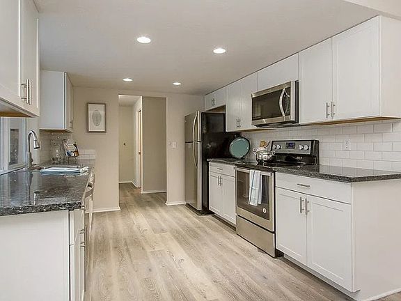 5th image of 9535 E E St