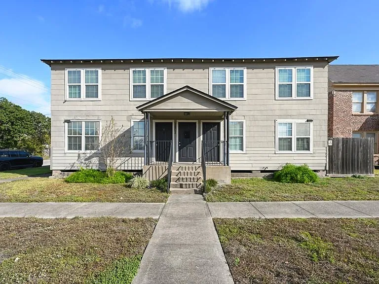 2803 Cleburne St #3 — Photo 2