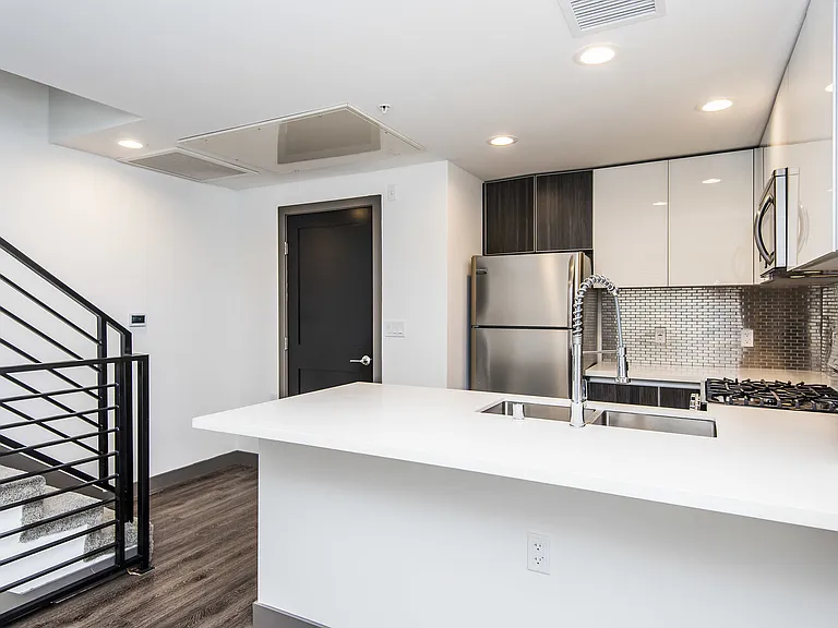 7036 La Tijera Blvd — Photo 6