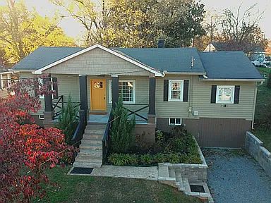2nd image of 208 Pitts Ave