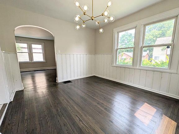 4th image of 1757 Lawn Ave