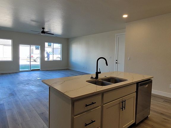 2nd image of 1737 Iron Dr