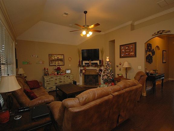 5th image of 70 Whispering Pines Cv