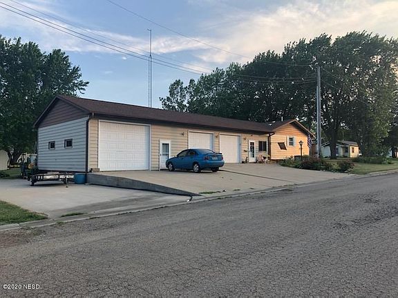 3rd image of 112 8th Ave N