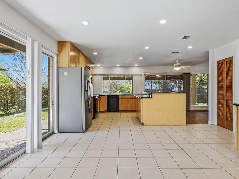 15721 Mapleview Cir — Photo 10
