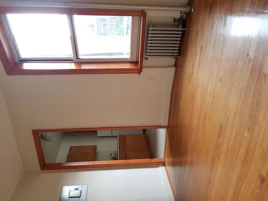 Rented by NYLA Realty | media 8