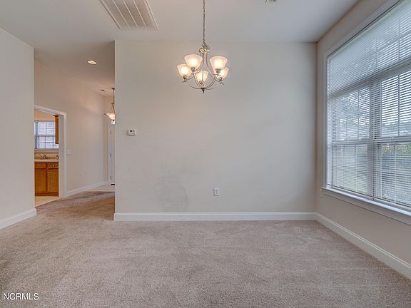 4th image of 608 Elfin Ct